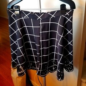 10/$10    Shein Checked Skirt XL
